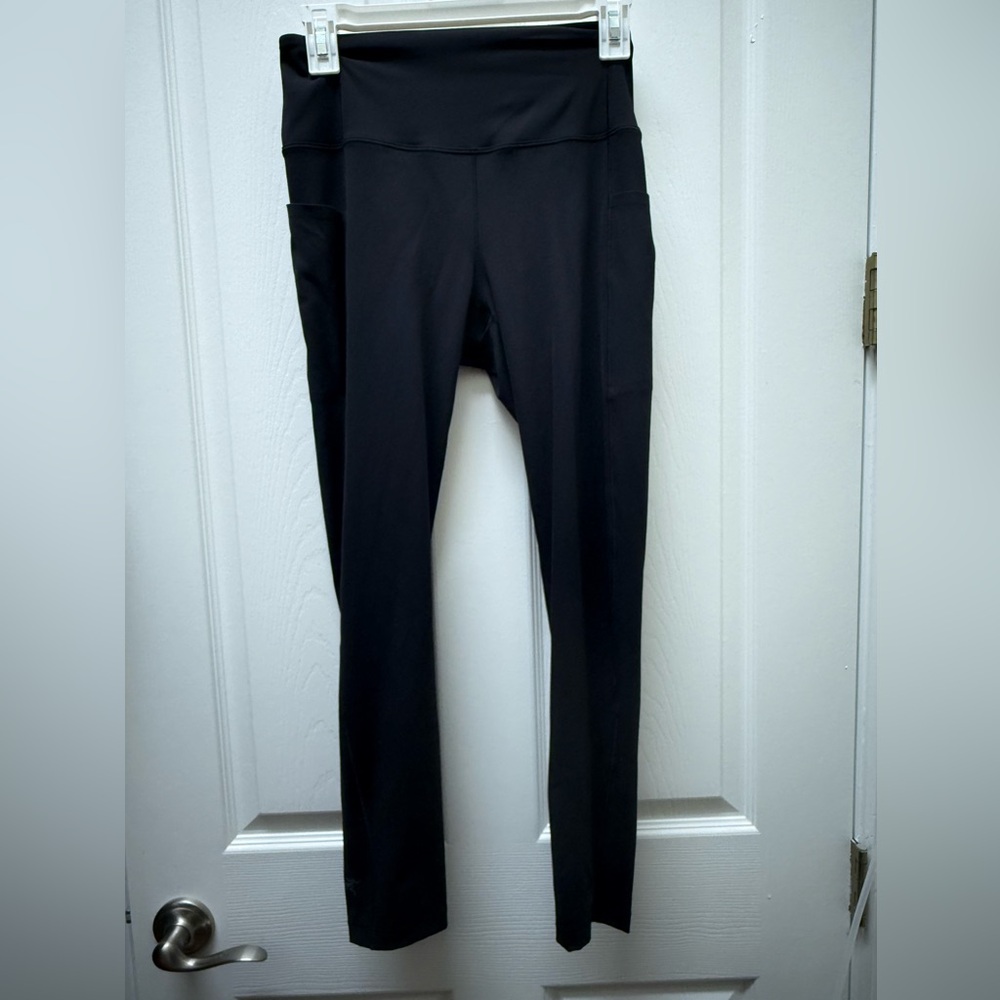 Arcteryx Essent High Rise Legging with pockets